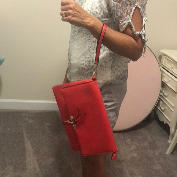 Red Shoulder Purse - Picture 5 of 6